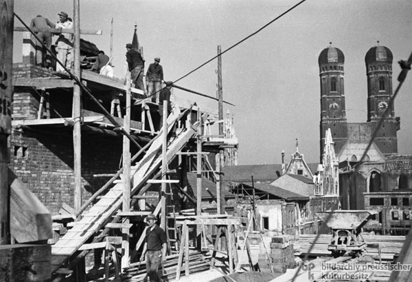 Wiederaufbau eines Gebäudes in der Nähe der Frauenkirche in München (1947/48)